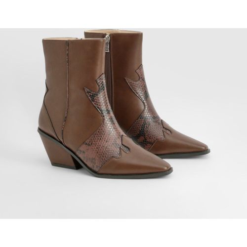 Botas Estilo Western De Holgura Ancha Con Detalle De Piel De Serpiente - boohoo - Modalova