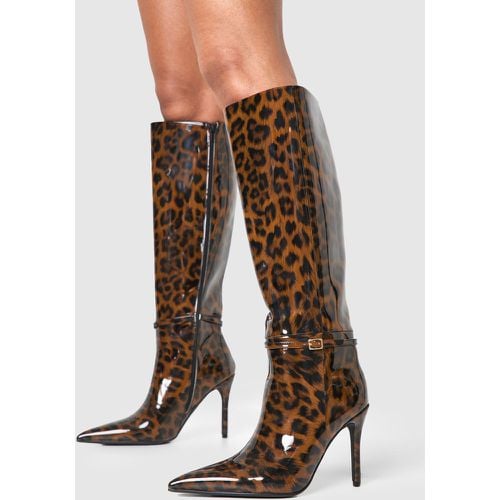 Botas De Caña Alta Con Tacón De Aguja Y Estampado De Leopardo - boohoo - Modalova