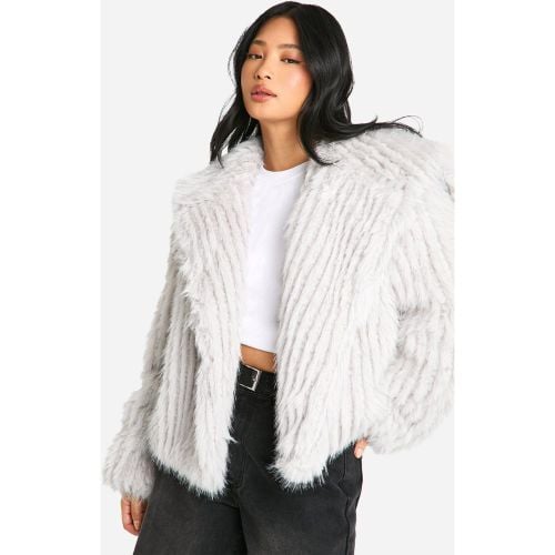 Chaqueta Petite Oversize De Pelo Sintético Con Cuello - boohoo - Modalova