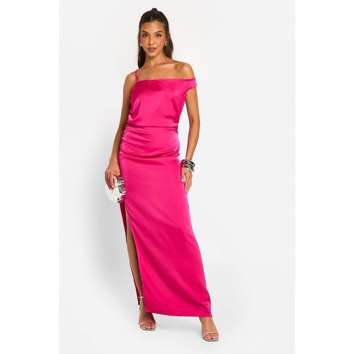 Vestito maxi in raso asimmetrico con scollo Bardot - boohoo - Modalova