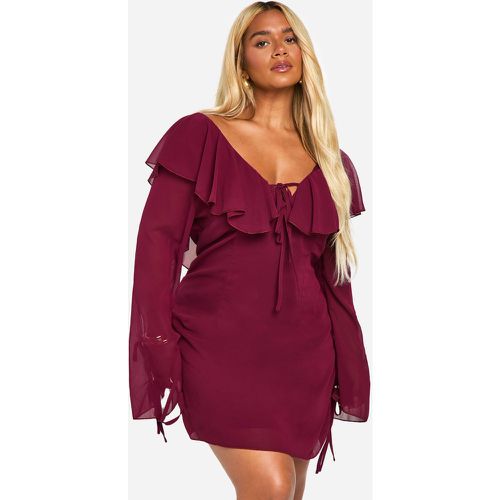 Vestido Recto Plus De Tela Con Volante - boohoo - Modalova