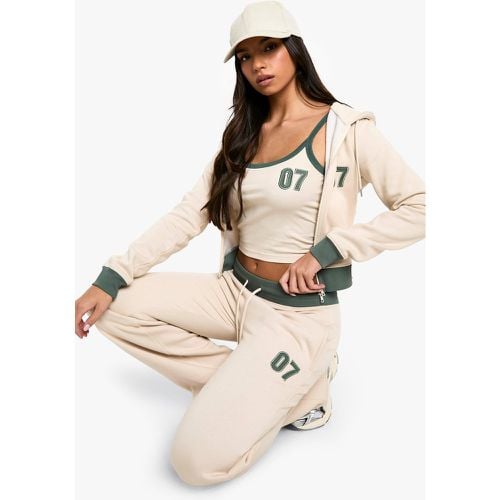 Applique Contrast 3 Piece Hooded Tracksuit - boohoo - Modalova