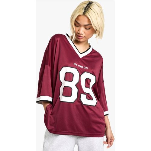 Top da calcio oversize NYC con scollo a V - boohoo - Modalova