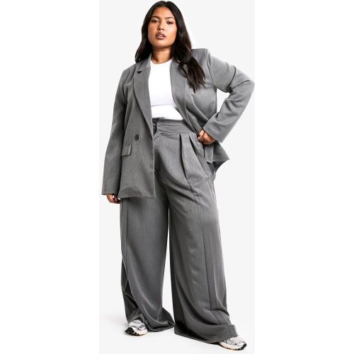 Pantaloni Plus Size a gamba ampia in mélange con pieghe frontali - boohoo - Modalova