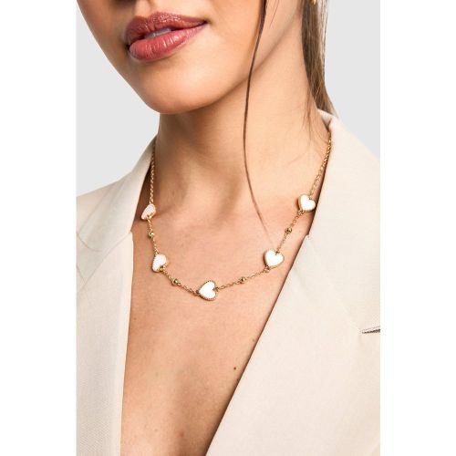 Collar De Corazón Con Perlas - boohoo - Modalova