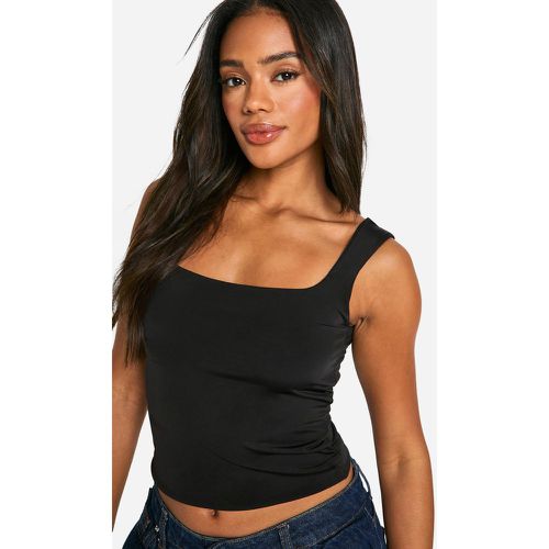 Crop top seducente su due livelli con scollo quadrato - boohoo - Modalova