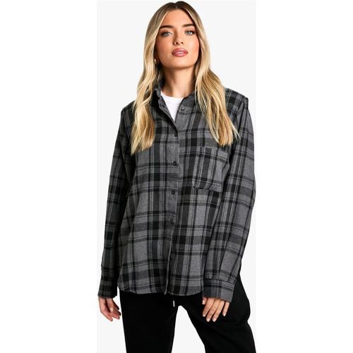 Camisa Oversize De Cuadros Con Hombreras - boohoo - Modalova