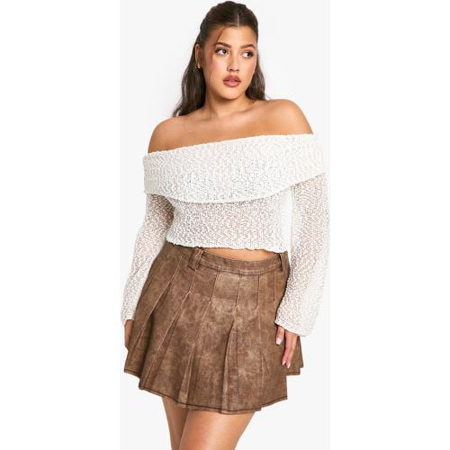 Top Plus De Tejido Bouclé Con Escote Bardot - boohoo - Modalova