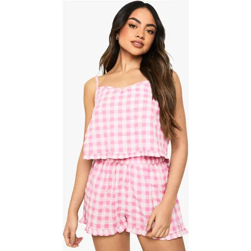 Pijama De Camisola Y Pantalón Corto De Sirsaca Con Estampado De Cuadros Vichy Y Volante - boohoo - Modalova