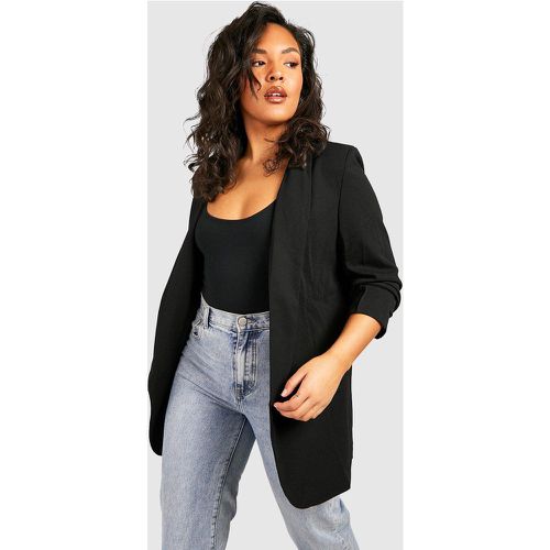 Blazer Plus Size con ruches sulle maniche - boohoo - Modalova