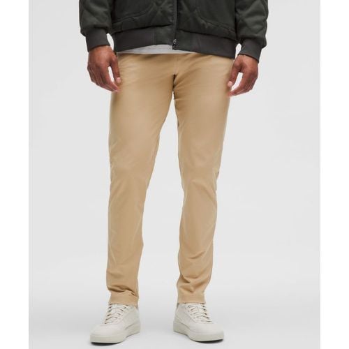 – ABC Hose im Slim Fit mit 5 Taschen Warpstreme für Männer – 86 cm – Khaki – Größe 29 - lululemon - Modalova