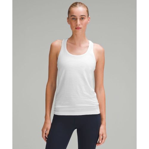 Geruchshemmend, Nahtlos. Designt fürs Laufen und Fitness. Umspielt deinen Körper. Sitzt unter dem Taillenbund für mittlere Coverage für jeden Tag. - 117225835 - Modalova