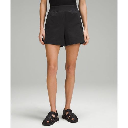 – Gewebte Stretch-Shorts im Relaxed Fit mit hohem Bund für Frauen – 10 cm – Größe S - lululemon - Modalova