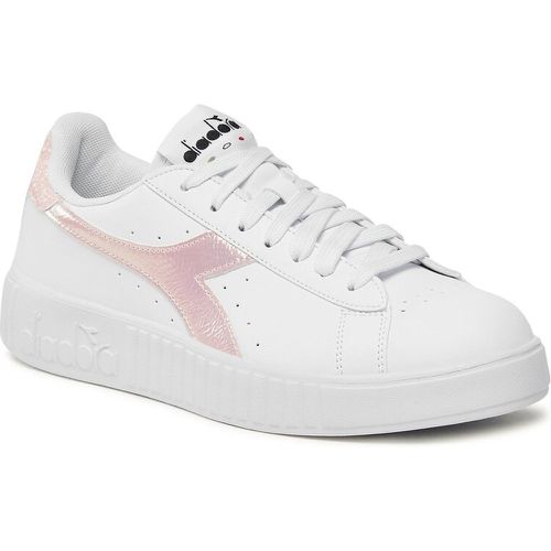 Sneakers - Step P Shimmer 101.179556-C8016 White / Peach Melba - Diadora - Modalova