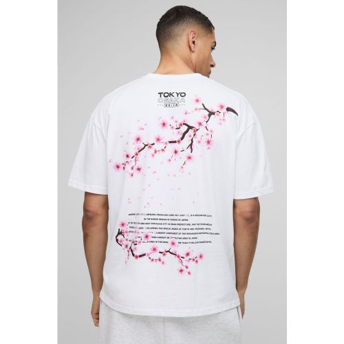T-shirt oversize con stampa di fiori di ciliegio - boohoo - Modalova