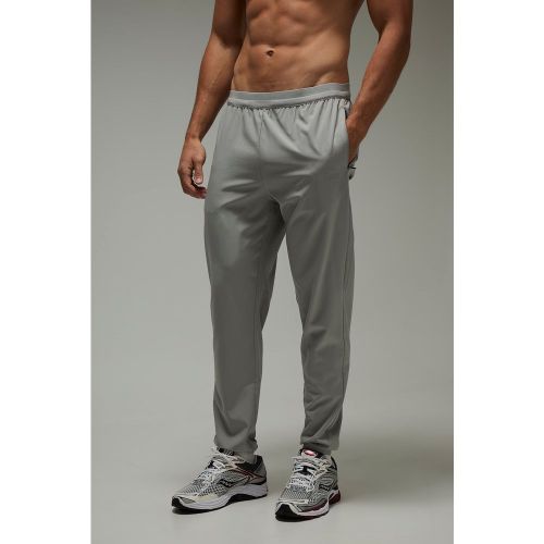 Man Active Gym Elastic Cuffed Regular Fit Jogger - boohoo - Modalova