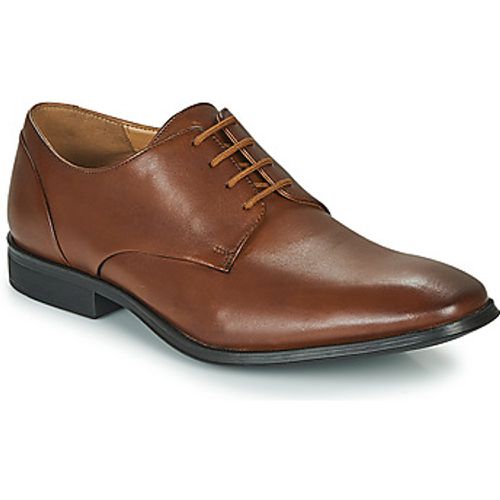 GILMAN PLAIN men's Casual Shoes in - Clarks - Modalova