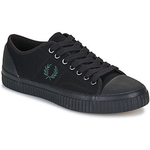 HUGHES LOW CANVAS men's Shoes (Trainers) in - Fred Perry - Modalova