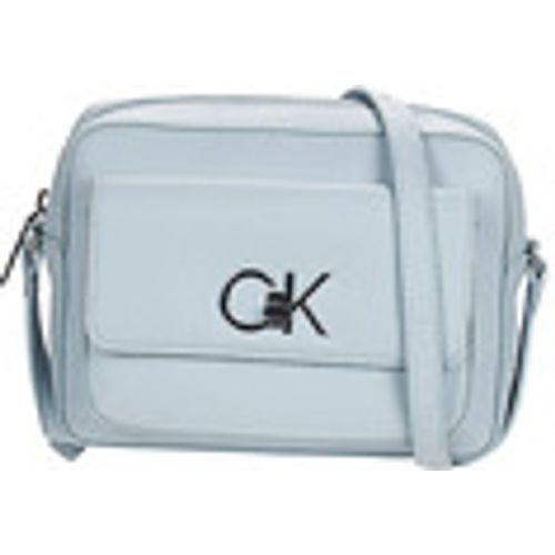 Borsa a tracolla RE-LOCK CAMERA BAG W/FLAP PBL - Calvin Klein Jeans - Modalova