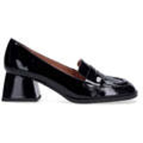 Scarpe decollete in vernice nera - Bibi Lou - Modalova