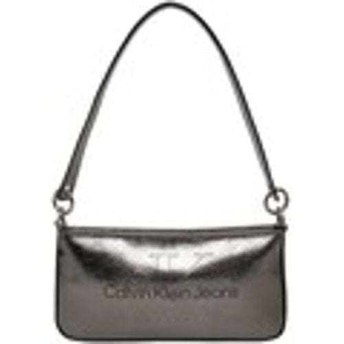 Borsa SCULPTED SHOULDER POUCH K60K612732 - Calvin Klein Jeans - Modalova