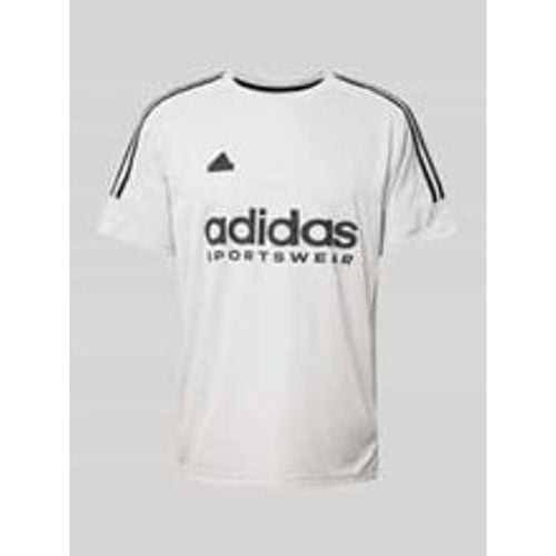 T-Shirt mit Label-Print - adidas Sportswear - Modalova