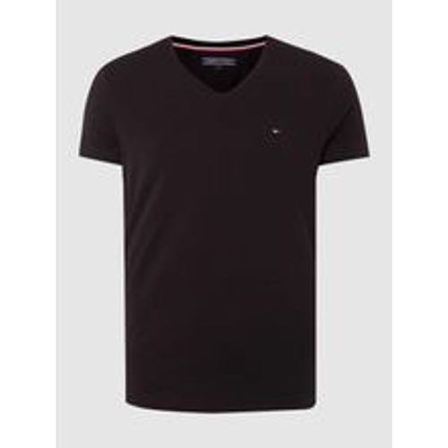 Slim Fit T-Shirt mit V-Ausschnitt - Tommy Hilfiger - Modalova