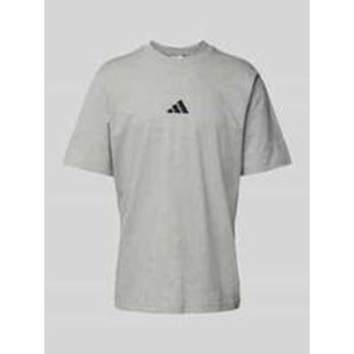 T-Shirt mit Label-Stitching - adidas Sportswear - Modalova