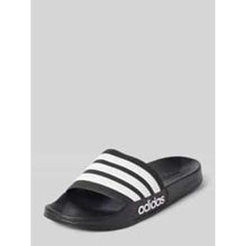 Slides mit Label-Details Modell 'ADILETTE SHOWER' - adidas Sportswear - Modalova