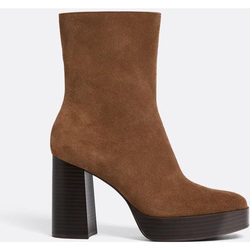 Bottines à talon en cuir 35 - Stradivarius - Modalova