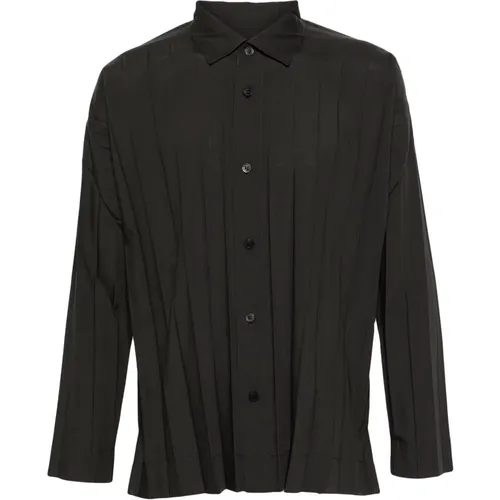 Edge Pleated Classic-Collar Shirt , male, Sizes: L, M - Issey Miyake - Modalova