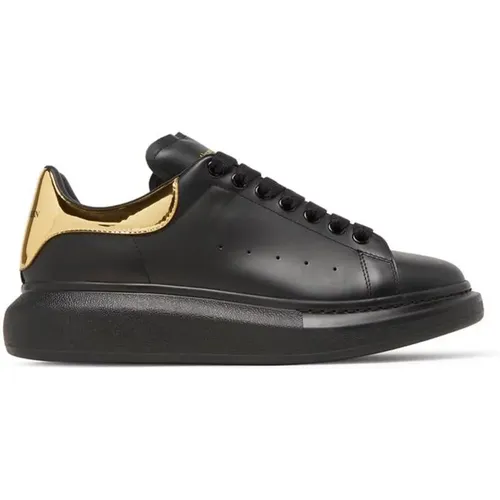 Oversized Sneakers mit Perforiertem Detail , Herren, Größe: 46 1/2 EU - alexander mcqueen - Modalova