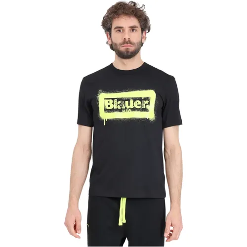 Schwarzes Herren T-Shirt mit Gelbem Druck - Blauer - Modalova