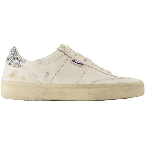 Weiß/Silber Leder Sneakers,Lässige Sneakers für den Alltag - Golden Goose - Modalova