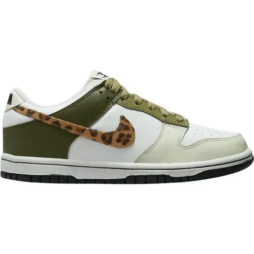 Olive Leopard Sneaker Limited Edition , Damen, Größe: 35 1/2 EU - Nike - Modalova