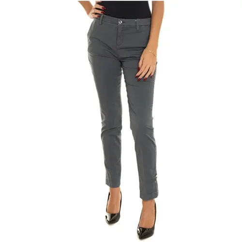 Straight Leg Chino Pants with Appliqué , female, Sizes: W33, W27, W32 - Liu Jo - Modalova