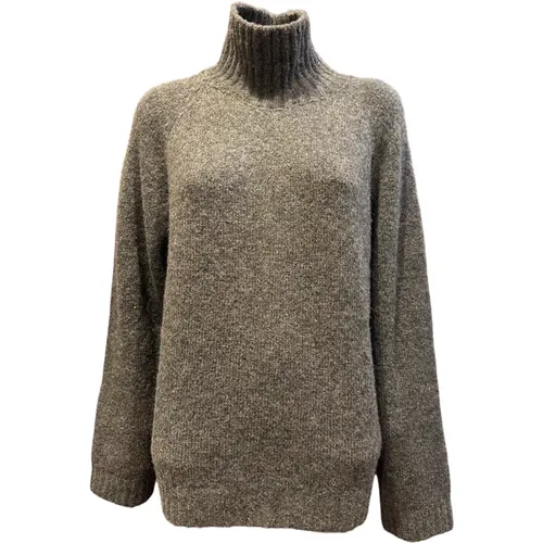 Bear Turtleneck Oversized Sweater - SoSUE - Modalova