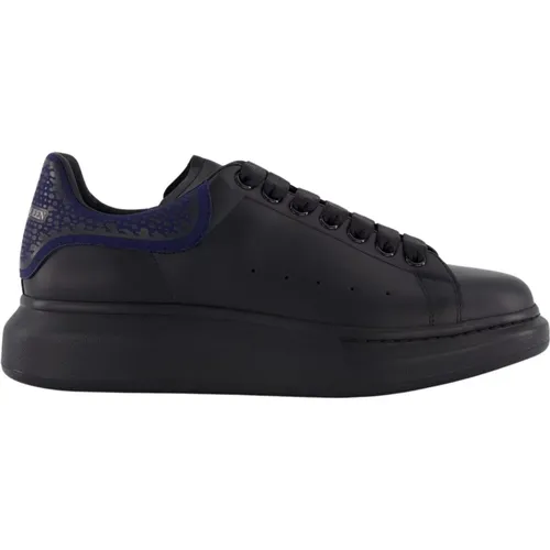 Oversized Sneaker /Blue , male, Sizes: 10 UK - alexander mcqueen - Modalova