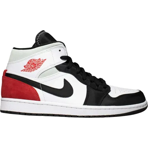 Limitierte Auflage Black Toe Air Jordan 1 Mid , Herren, Größe: 47 1/2 EU - Nike - Modalova