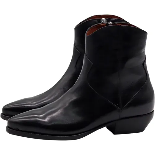 Garda Nero Leather Boots , female, Sizes: 5 1/2 UK, 3 UK - Elia Maurizi - Modalova