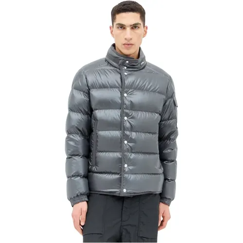 Gepolsterte Daunenjacke mit Verstaubarer Kapuze - Moncler - Modalova