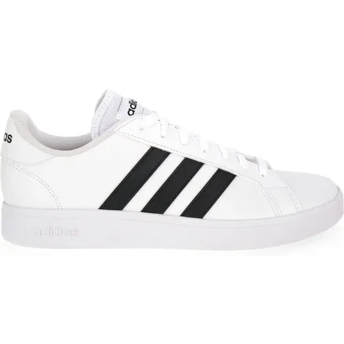 Classic Court Sneakers for Men , male, Sizes: 4 UK - Adidas - Modalova