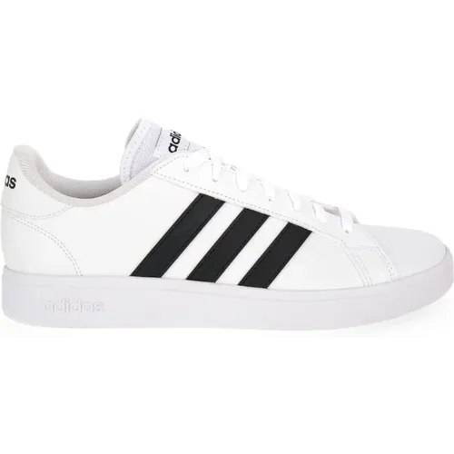 Classic Court Sneakers for Men , male, Sizes: 9 1/3 UK, 11 UK, 6 UK, 11 1/3 UK, 4 UK, 10 UK, 7 1/3 UK, 5 1/3 UK - Adidas - Modalova