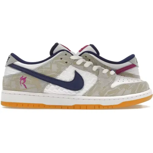 SB Dunk Low Rayssa Leal Skate Shoes , male, Sizes: 2 UK, 10 1/2 UK - Nike - Modalova