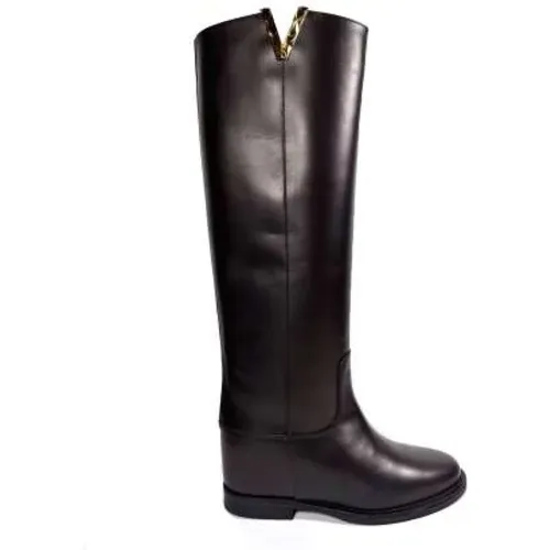 Leather Boot with Gold V Detail , female, Sizes: 3 UK, 5 1/2 UK, 4 1/2 UK, 5 UK, 4 UK - Via Roma 15 - Modalova