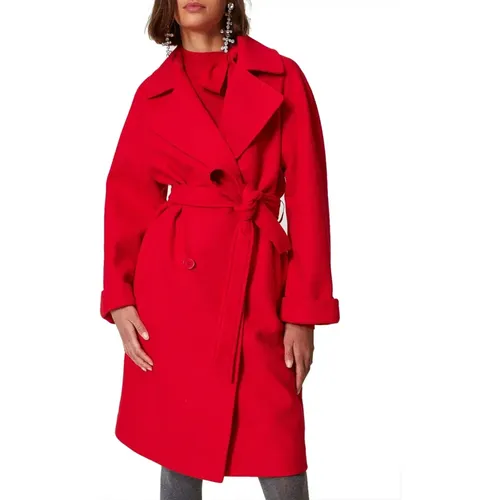 Roter Trenchcoat mit Breiten Revers - ACTITUDE - Modalova