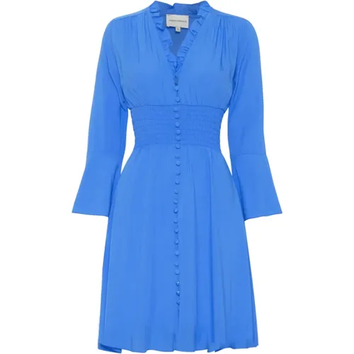 Kurzes Himmelblaues Kleid mit Smock-Taille - American Dreams - Modalova