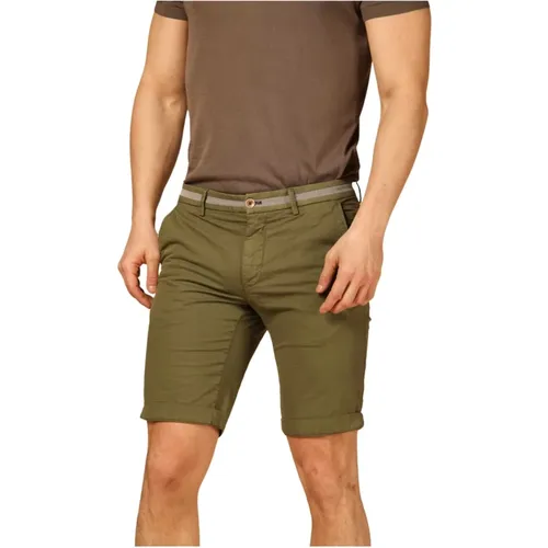 Slim Fit Grüne Chino Bermuda Shorts , Herren, Größe: 2XL - Mason's - Modalova