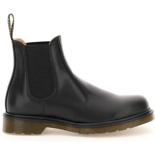 Classic Chelsea Boots in Smooth Leather , male, Sizes: 8 UK, 10 UK, 11 UK, 6 UK, 9 UK, 7 UK - Dr. Martens - Modalova