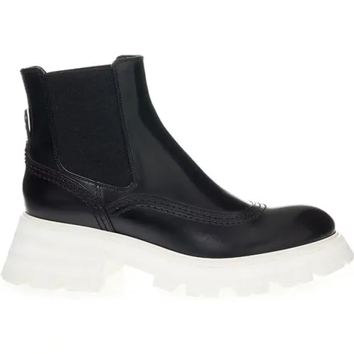 Elegant Leather Boots in Timeless , male, Sizes: 2 1/2 UK - alexander mcqueen - Modalova